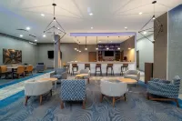 La Quinta Inn & Suites by Wyndham Louisville NE/Old Henry Rd - Baarit