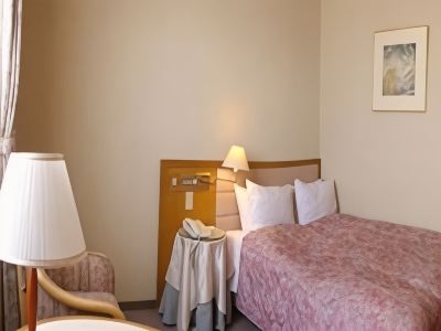 スタンダードダブルルーム ホテルアミューズ富岡の写真