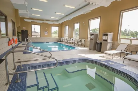 Best Western Plus Estevan Inn  Suites Отели в г. Эстеван