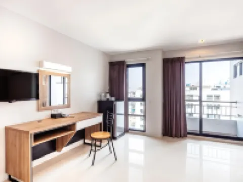 Aliz Hotel Hotels in Nonthaburi