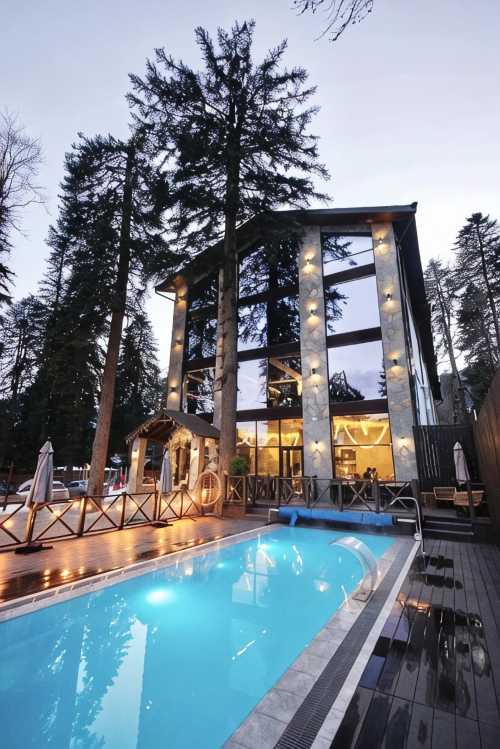 Tash Maral Hotel
