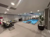 Hampton Inn by Hilton Kingston - Pools
