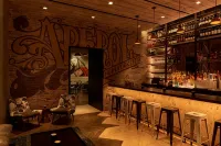 Arlo NoMad - bar