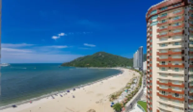 Apt With 2 Suites Beachfront in BC Eqc0801