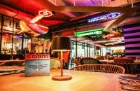 V8 Hotel Köln at Motorworld - bar
