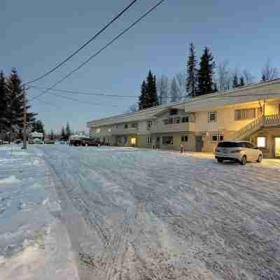 Centrally Located 2Br: Mins to Airport, Full Kitchen, WiFi & on-Site Laundry. Hotel Exterior