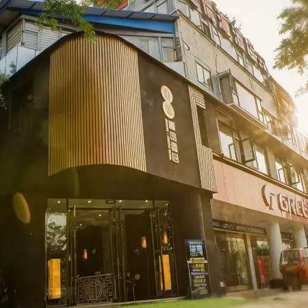 Rongxian Nanhua Tengyu Business Hotel