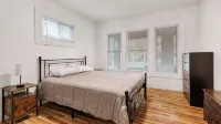 Explore Niagara Falls from This 12-Bedroom Home - 4-Star