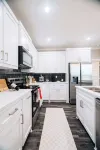 Spacious 4-bedroom house with, Gameroom, Backyard, WiFi, AC in fabulous Dallas - Bungalows
