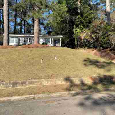 3-bedroom house in delightful Macon with WiFi, AC Hotel Exterior