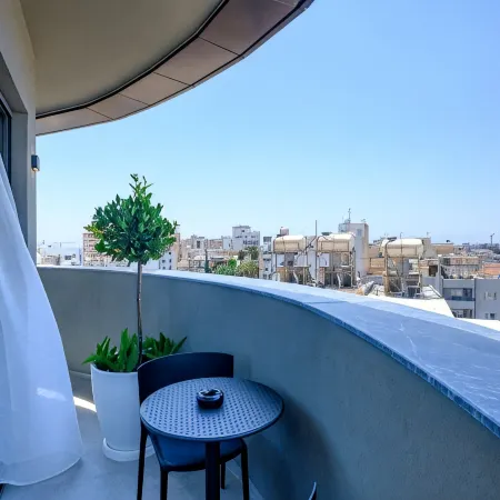 Mercure Larnaca Finikoudes Beach