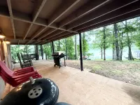Lake Sinclair Cottage! Open Water Views, 2Br/1BA, Kayaks, Dock Access.Near Ramps
