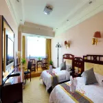 Hongrui Holiday Hotel - parking