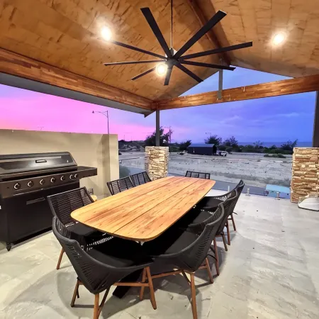 Perfect holiday home located on the door step of the mighty Murchison!