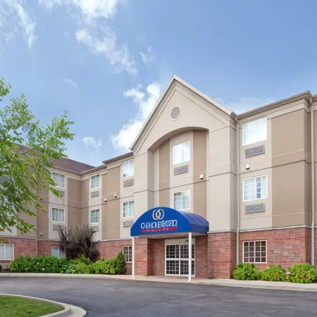 Candlewood Suites ST. Robert by IHG