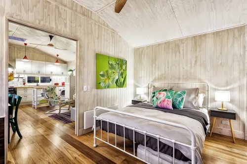 Miss Sunshine Boutique Accommodation Mount MarthaPool, Pet & Kid Friendly - Wifi