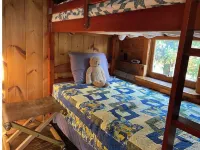 夢幻原木木屋，私家庭院內溪流，四卧室，寵物友好，WiFi