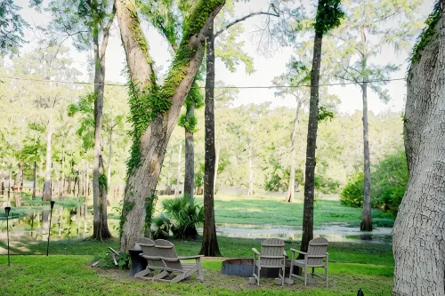 Beautiful 3-bedroom River House in Old Town FL with AC and Wi-Fi, Enjoy!