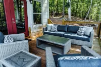 Elegant Mountain Escape - Luxe Cabin w/ Hot Tub, Firepit & Dog Friendly - 4-Star