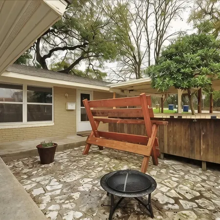Available!! Hot Spot! Water View of Lake Austin, Across St. From Hula Hut!