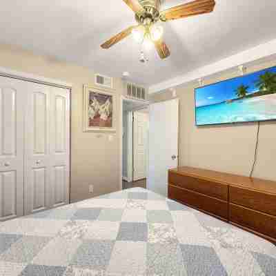 2Bdrm Beach Escape! Relaxation, Sun and Fun! Rooms