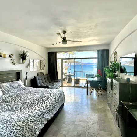 Incredible Ocean Front Condo with Amazing Views at Condomios Playasol Las Hadas