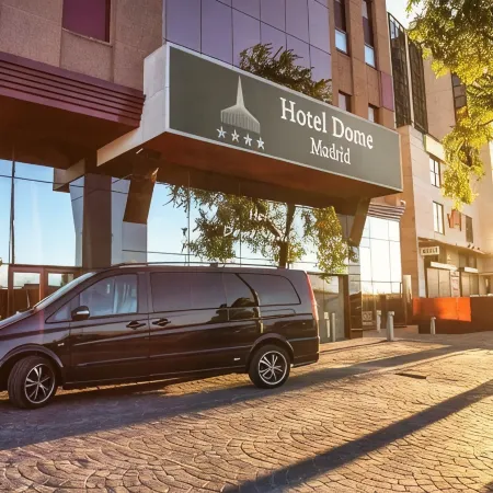 Exe Convention Plaza Madrid Отели рядом с достопримечательностью «Станция метро Montecarmelo»