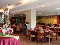 Royal Asia Hotel Hotel dekat Jembatan Ampera