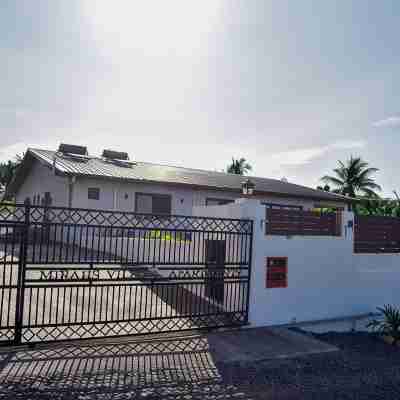 Tropical Garden Retreat in Valele, Ba - 2 Bedroom, 2 Bath Villa Hotel Exterior