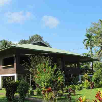 Benarat Lodge Hotel Exterior