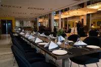 Indigo Heights Hotel & Suites - breakfast