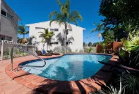 Noosa Sun Motel - Beach