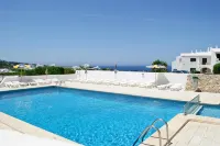 Apartamentos Sa Cala - Kolam Renang