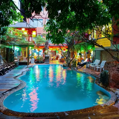 Villa Cha-Cha Banglumphu Отели рядом с достопримечательностью «Улица Каосан-роуд»