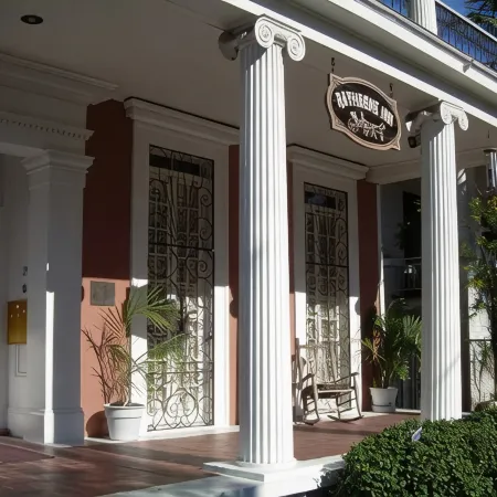 Rathbone Mansions New Orleans Отели рядом с достопримечательностью «Комплекс Fair Grounds Race Course»