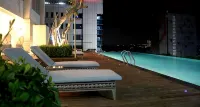 Vasa Hotel Surabaya - 수영장