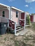 The Pink cottage on West Beach, water front , short walk to beach - 4-Star