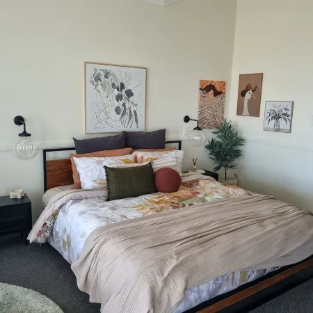 Doug's Place - Spectacular Views + Tennis Court