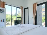 Urbanview Golden Barbie Near Jawa Timur Park 2 Hotels in Batu