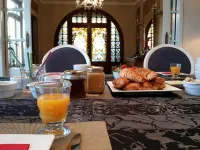 Le Castel Guesthouse - breakfast
