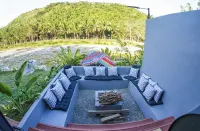 2 storey Prefab Container Vacation Home-Full Mountain View and River access