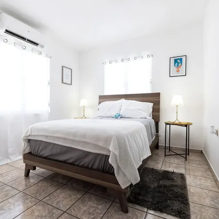 R&V Combate Beach House for 12 with Private Pool