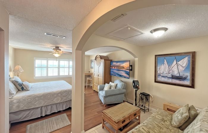 Crescent Beach I-14 Four Winds Condo