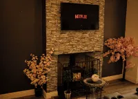 COZY,LUXURY AND STYLISH TWO BEDROOM HOMEwith Garden, Gym & Work spaces. - Gym