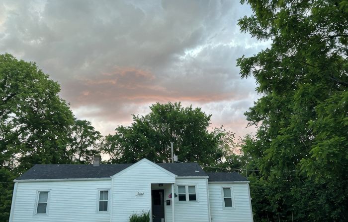 Private, wooded, and convenient cottage just blocks from SOMC