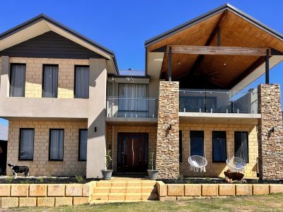 Perfect holiday home located on the door step of the mighty Murchison!