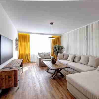 Luxury apartment, 140sqm, top location, two parking spaces Others