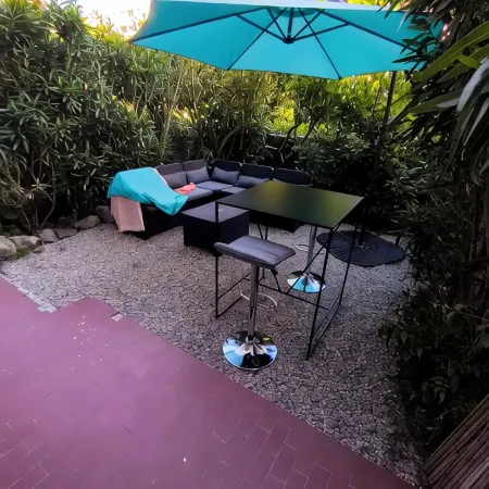 Home2Sea - Studio Cabin, Pool, Garden, 2 Adults + 3 Children