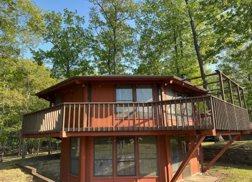 Northwoods Retreat in Eagle River - 3 Bedrooms and 2 Bathrooms - Full Kitchen