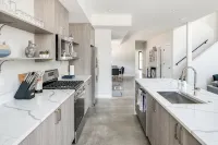 Stunning Retreat in SW Michigan! Just minutes away from wineries and breweries.